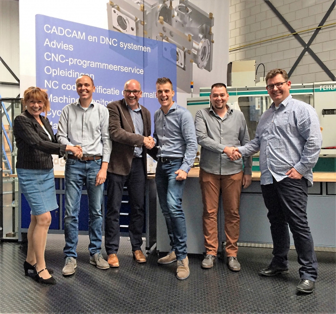 ATS en Modulo managers schudden elkaar de hand ATS en Modulo managers schudden elkaar de hand